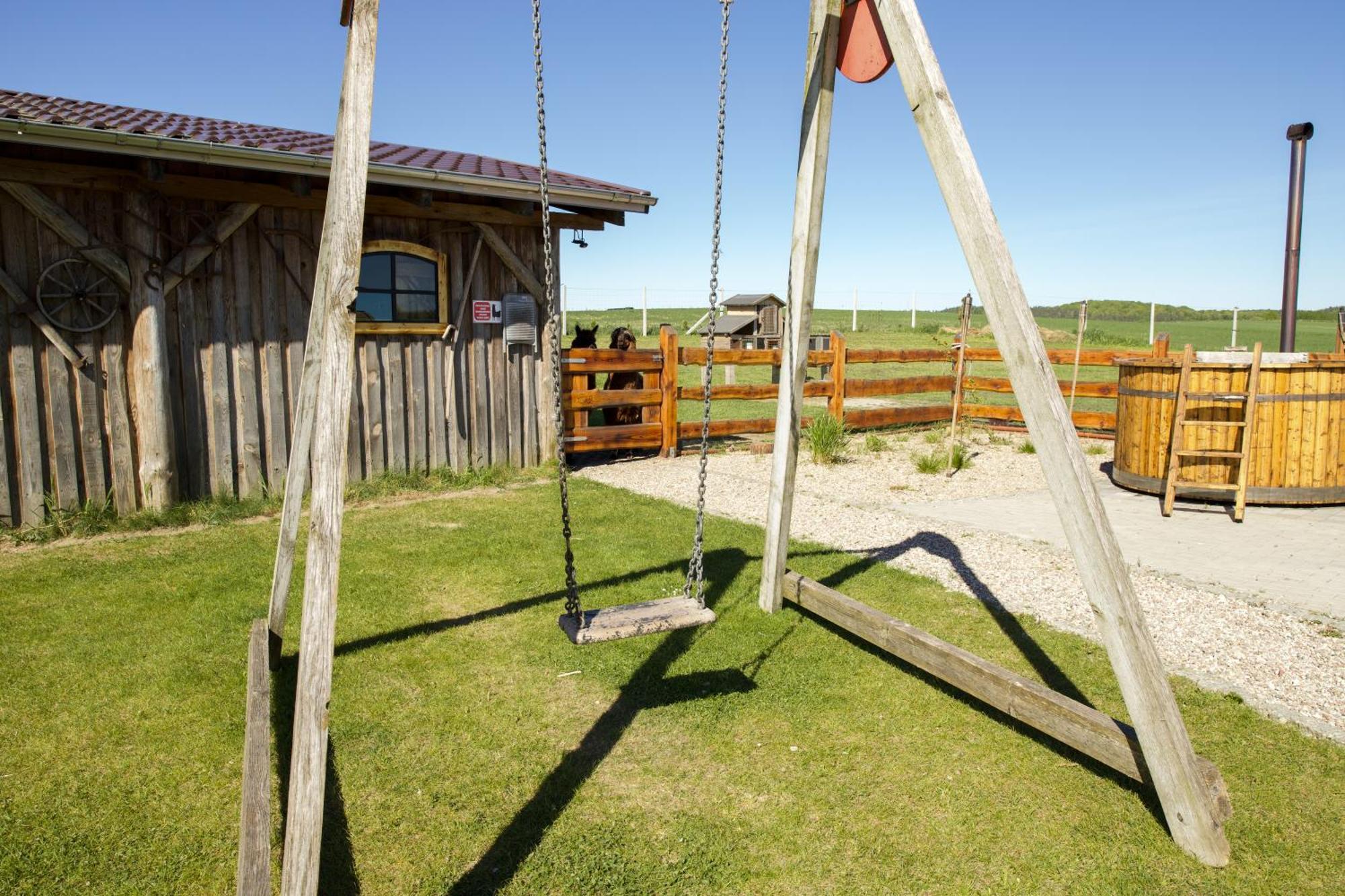 Agroturystyka Kaszuby Villagehome Borzytuchom Exterior photo